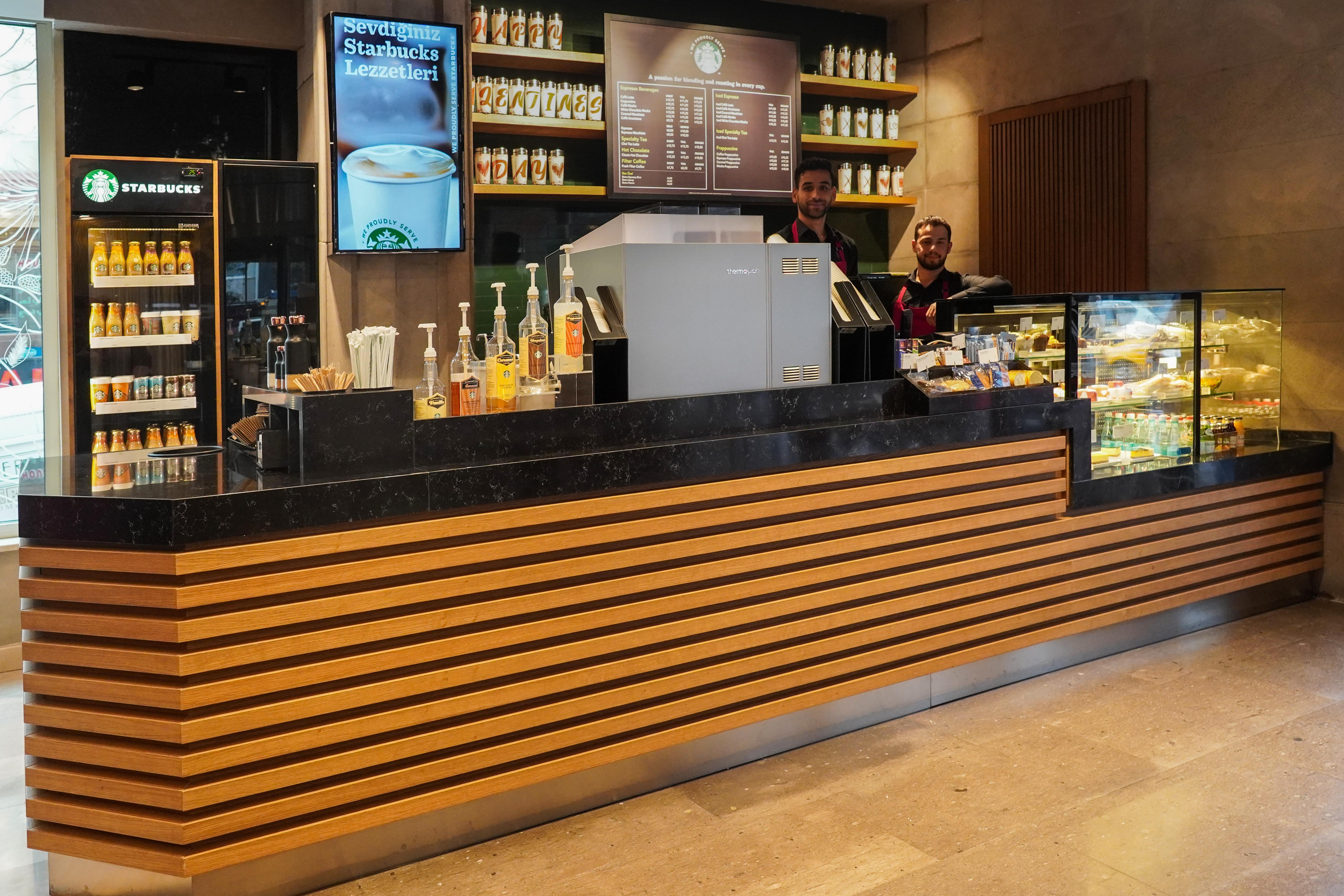 ホテル ラマダ プラザ バイ ウィンダム イスタンブール シティ センター エクステリア 写真 Starbucks in Istanbul
