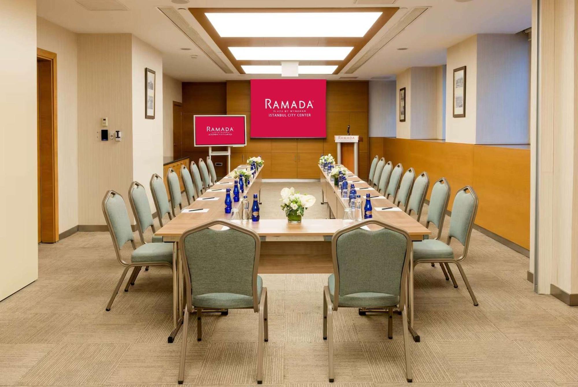 ホテル ラマダ プラザ バイ ウィンダム イスタンブール シティ センター エクステリア 写真 Meeting room