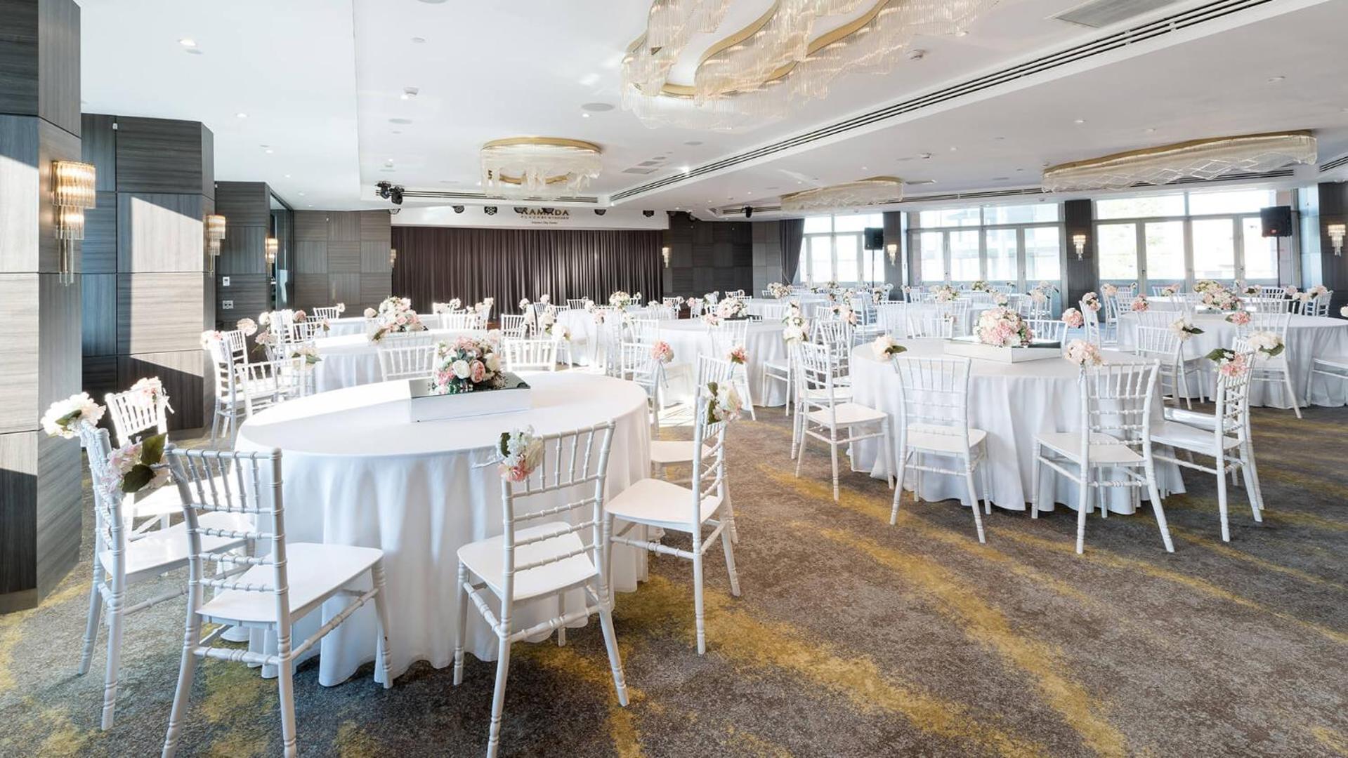 ホテル ラマダ プラザ バイ ウィンダム イスタンブール シティ センター エクステリア 写真 The ballroom at the hotel